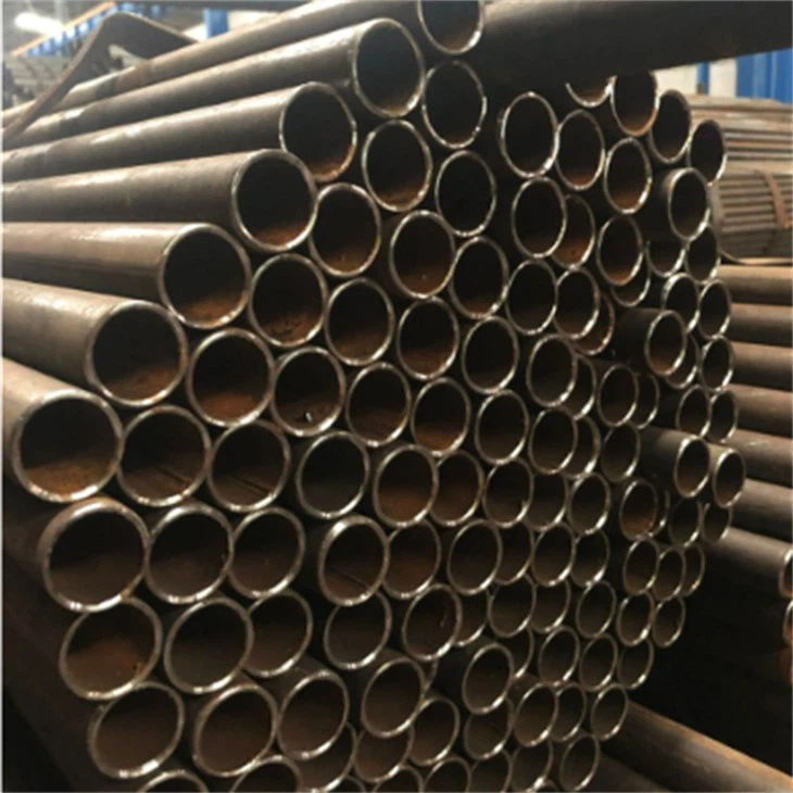 Langt beina sauma soðið rör